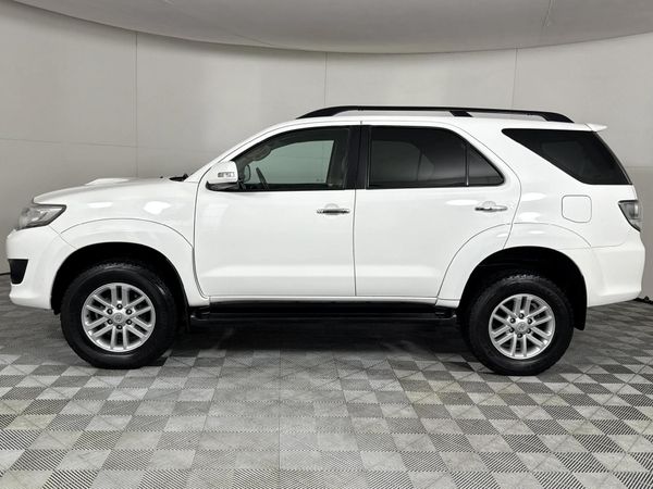2013-Toyota-Fortuner-30-D-4D-Raised-Body image:18