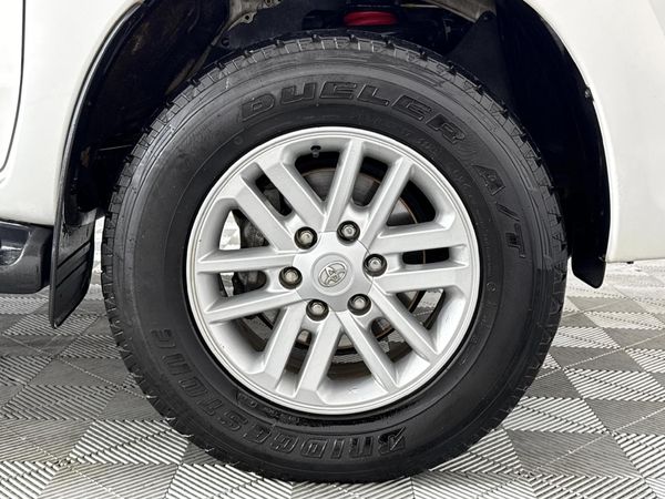 2013-Toyota-Fortuner-30-D-4D-Raised-Body image:4