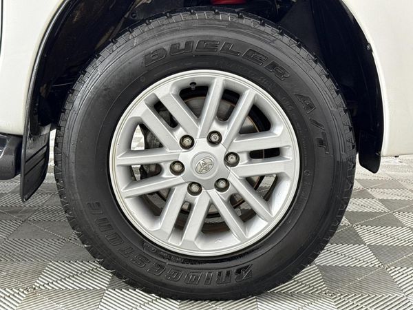 2013-Toyota-Fortuner-30-D-4D-Raised-Body image:5