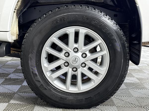 2013-Toyota-Fortuner-30-D-4D-Raised-Body image:7