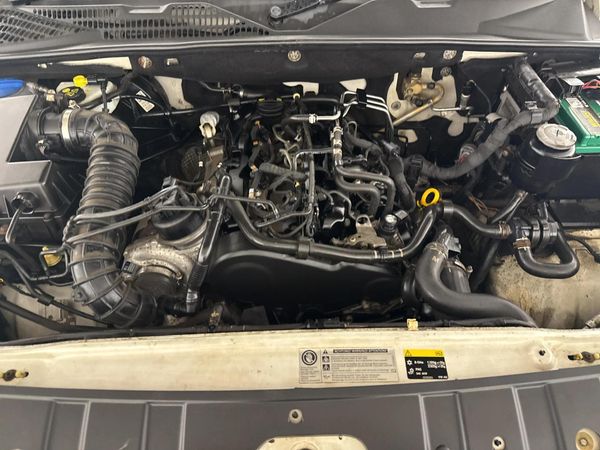 2015-Volkswagen-Amarok-20-BiTDI-Highline-132kW-4Motion-Double-Cab image:8