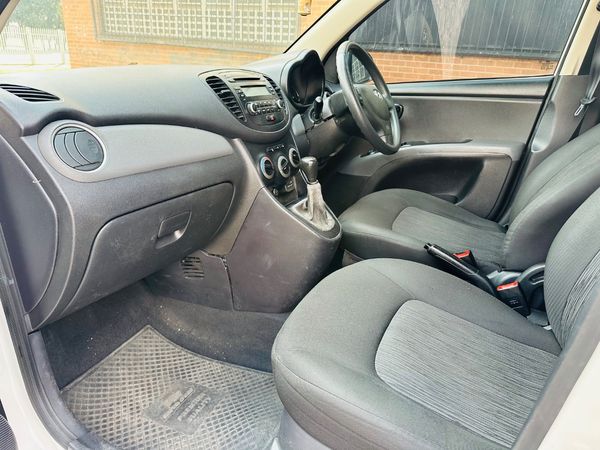 2014-Hyundai-i10-125-GLS-Fluid image:11