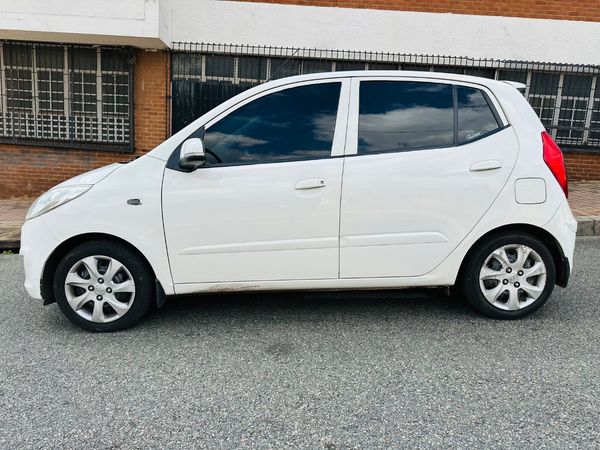 2014-Hyundai-i10-125-GLS-Fluid image:12