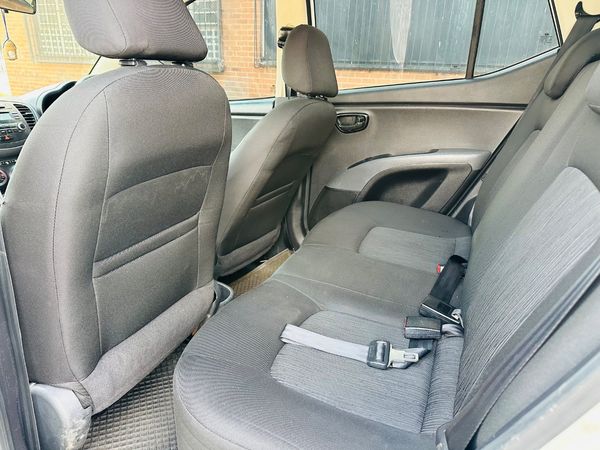 2014-Hyundai-i10-125-GLS-Fluid image:6