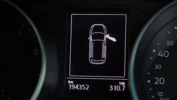 2019-Volkswagen-Tiguan-VW-TIGUAN-TSi image:8