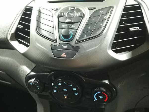 2016-Ford-EcoSport-15-TiVCT-Ambiente image:21