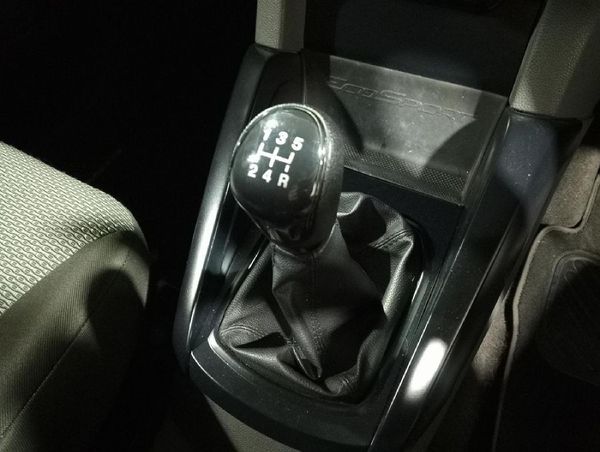 2016-Ford-EcoSport-15-TiVCT-Ambiente image:23