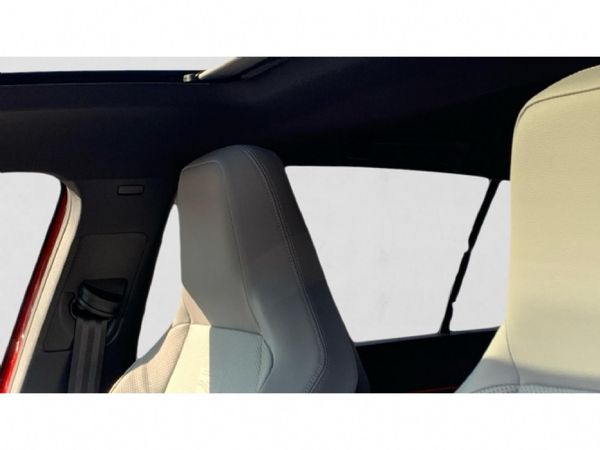 2026-Volkswagen-Golf-14-TSI-R-Line-Auto-110kw image:17
