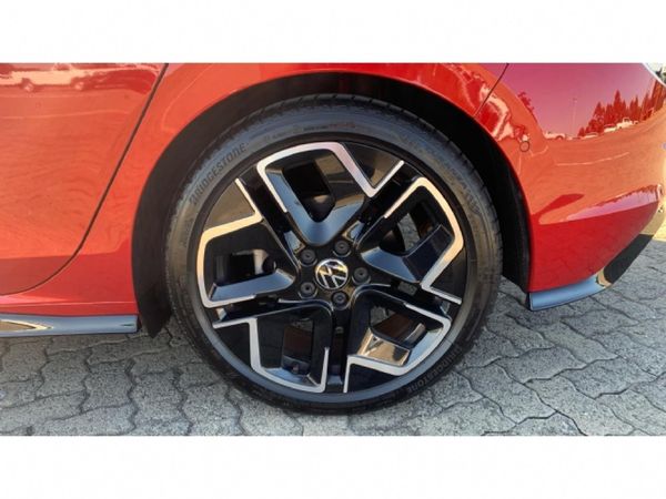 2026-Volkswagen-Golf-14-TSI-R-Line-Auto-110kw image:23
