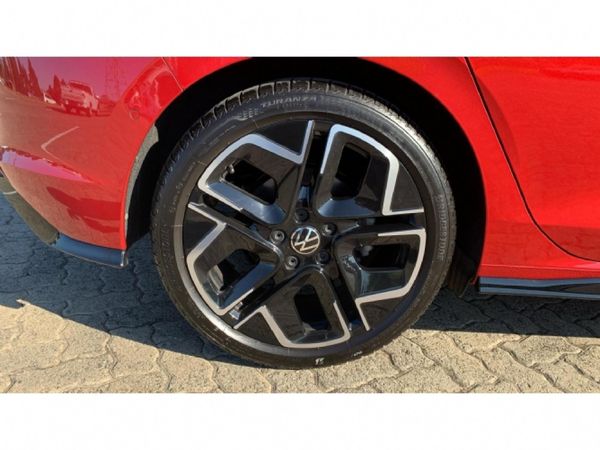 2026-Volkswagen-Golf-14-TSI-R-Line-Auto-110kw image:24
