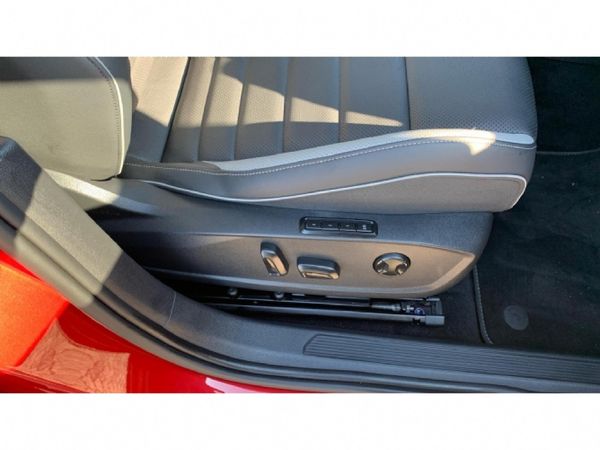 2026-Volkswagen-Golf-14-TSI-R-Line-Auto-110kw image:7