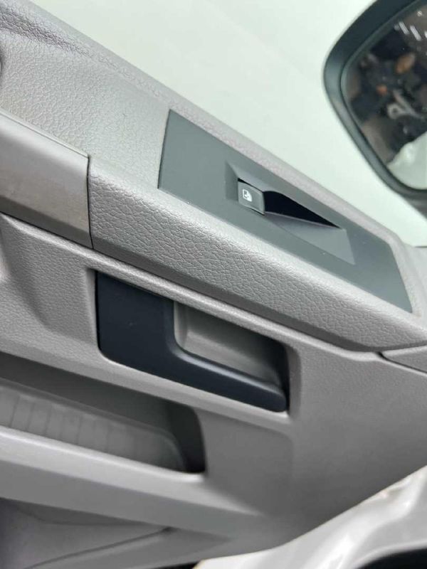 2025-Volkswagen-Kombi-T61-20-TDI-110kW-Auto-Trendline image:19