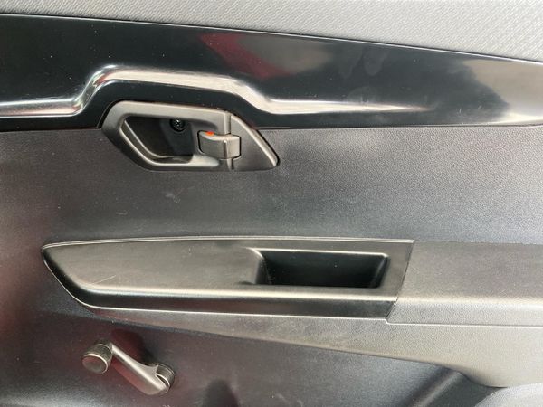 2022-Mahindra-KUV-100-12-K2-Dare image:20