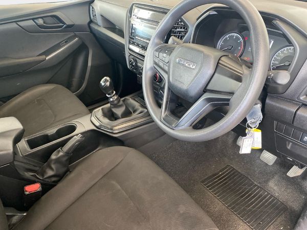 2025-Isuzu-D-Max-19-DDI-HR-L-4x4-Single-Cab image:6