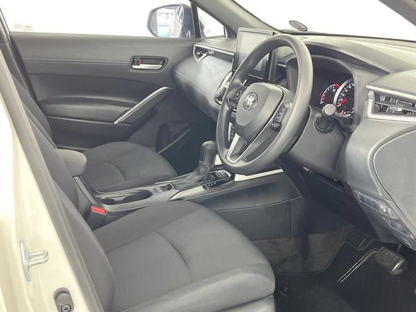 2025-Toyota-Corolla-Cross-18-XI image:9