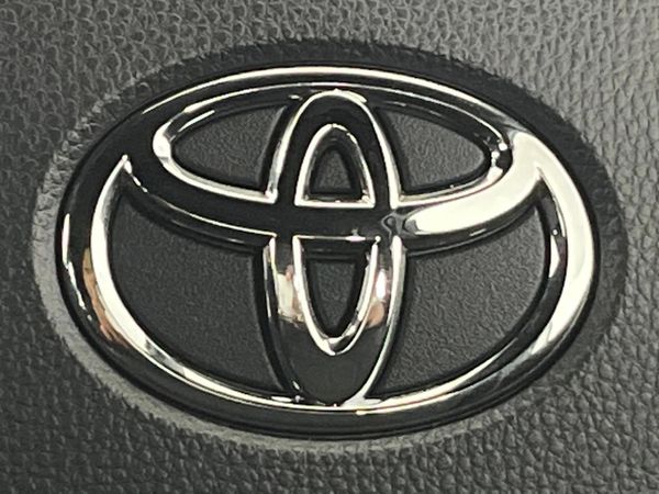 2025-Toyota-Corolla-Cross-18-XI image:11