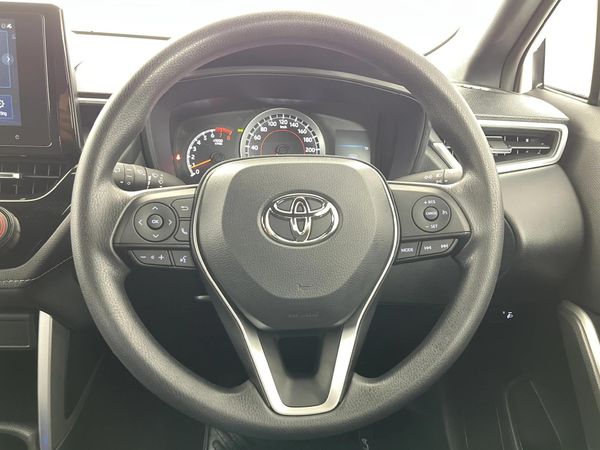 2025-Toyota-Corolla-Cross-18-XI image:12
