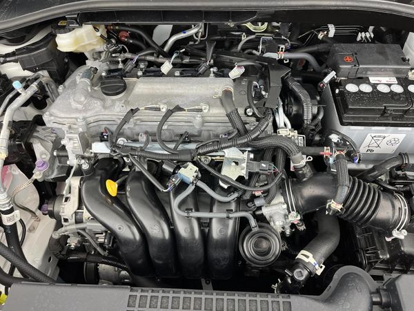 2025-Toyota-Corolla-Cross-18-XI image:13