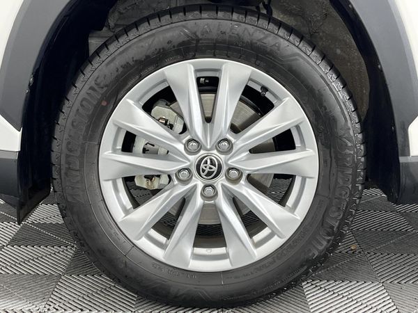 2025-Toyota-Corolla-Cross-18-XI image:4