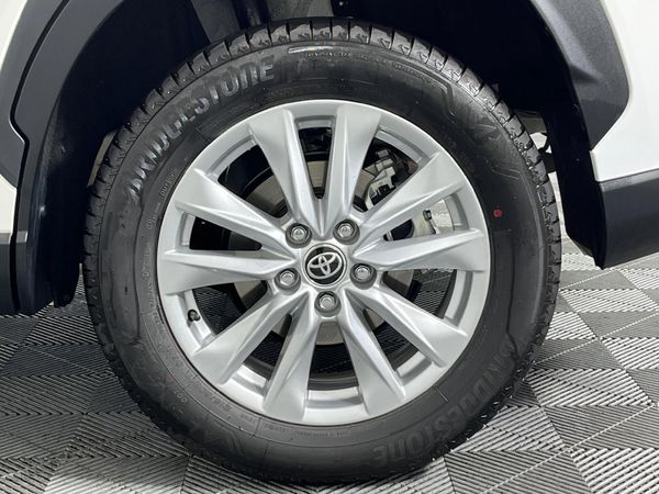 2025-Toyota-Corolla-Cross-18-XI image:6