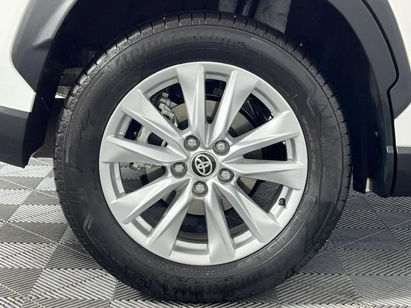 2025-Toyota-Corolla-Cross-18-XI image:7