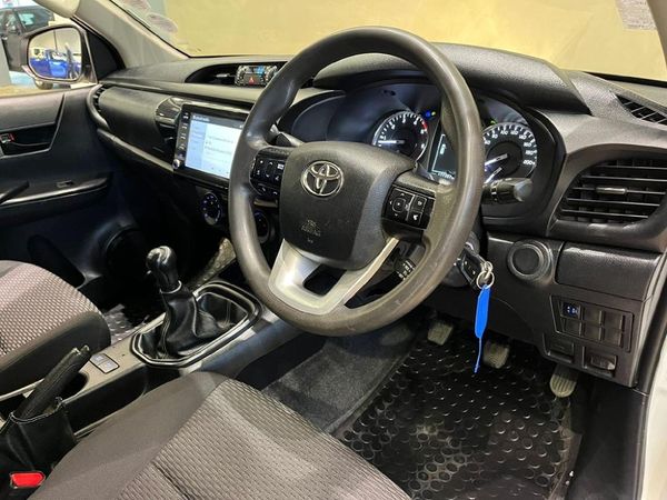 2021-Toyota-Hilux-24-GD-6-Raider-4x4-Single-Cab image:5