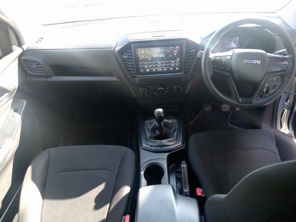 2023-Isuzu-D-Max-19-DDI-HR-X-Rider-Double-Cab image:9