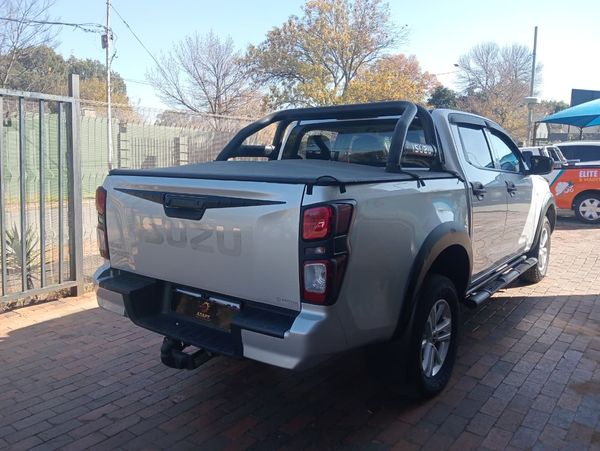 2023-Isuzu-D-Max-19-DDI-HR-X-Rider-Double-Cab image:3