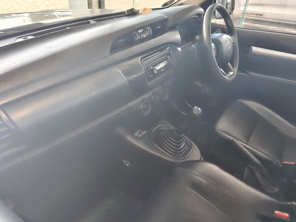 2022-Toyota-Hilux-24-GD-Single-Cab image:9
