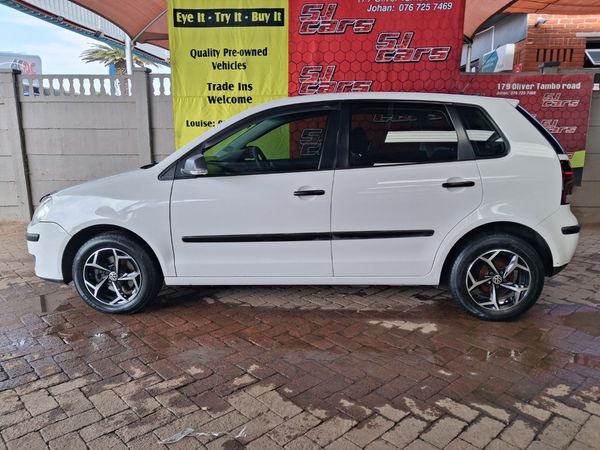 2007-Volkswagen-Polo-14-Trendline image:1