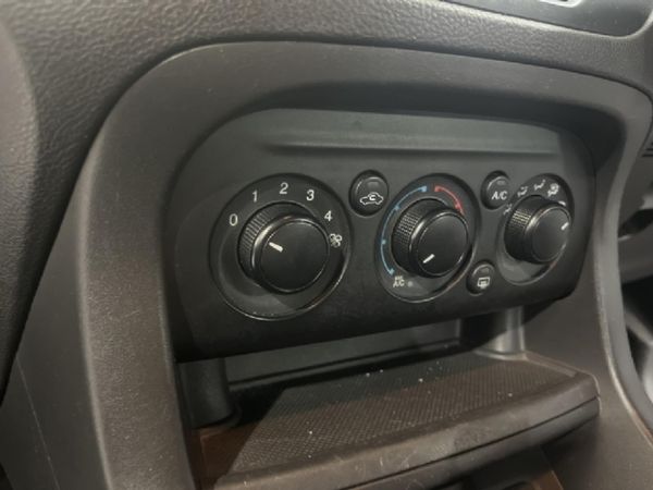 2018-Ford-Figo-15Ti-VCT-Ambiente-5-dr image:12