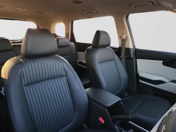 2026-Kia-Carens-15D-LX-Auto image:14