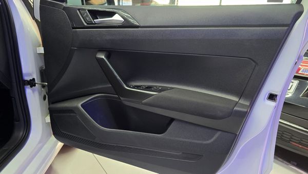2022-Volkswagen-Polo-10-TSI-Life image:16