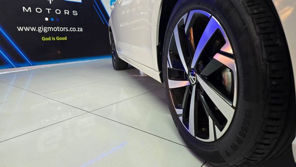 2022-Volkswagen-Polo-10-TSI-Life image:3