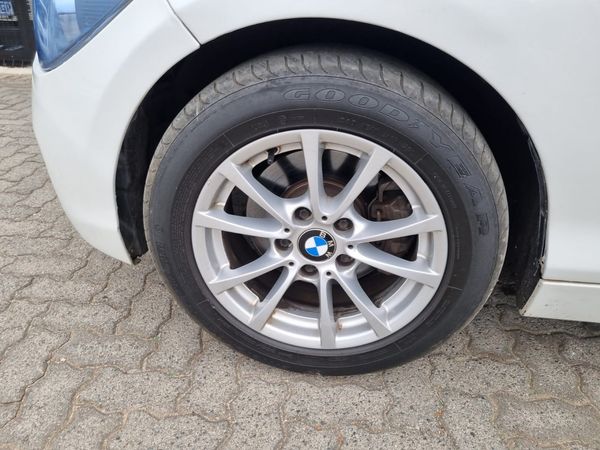 2013-BMW-1-Series-120d-5-dr-Auto image:13