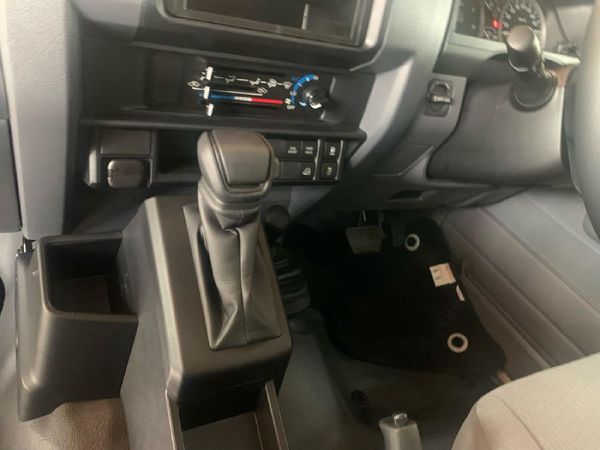 2026-Toyota-Land-Cruiser-79-28GD-6-Single-Cab image:12