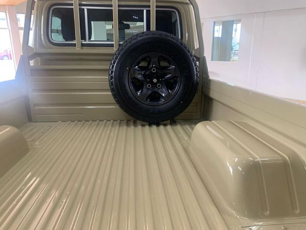 2026-Toyota-Land-Cruiser-79-28GD-6-Single-Cab image:13