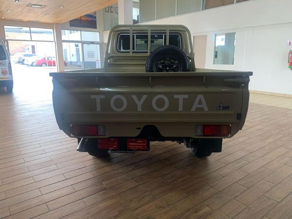 2026-Toyota-Land-Cruiser-79-28GD-6-Single-Cab image:4