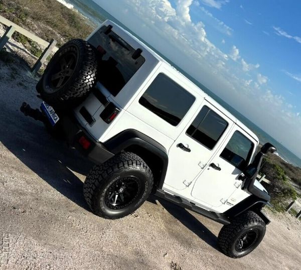 2013-Jeep-Wrangler-Unlimited-28-CRD-Sahara-Auto image:9