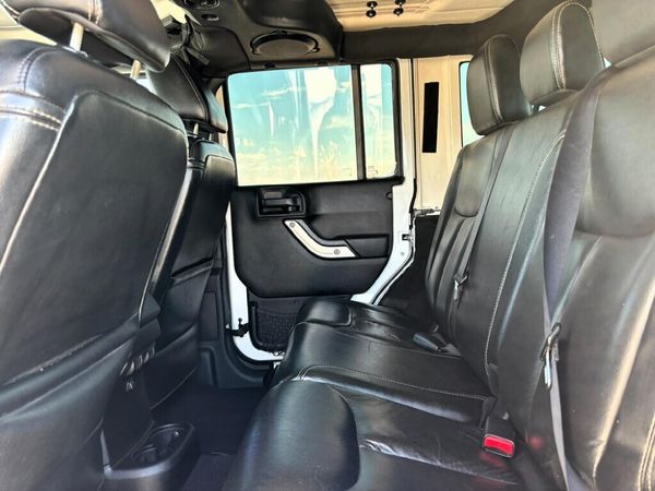 2013-Jeep-Wrangler-Unlimited-28-CRD-Sahara-Auto image:13