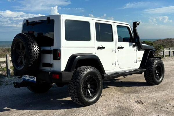 2013-Jeep-Wrangler-Unlimited-28-CRD-Sahara-Auto image:7