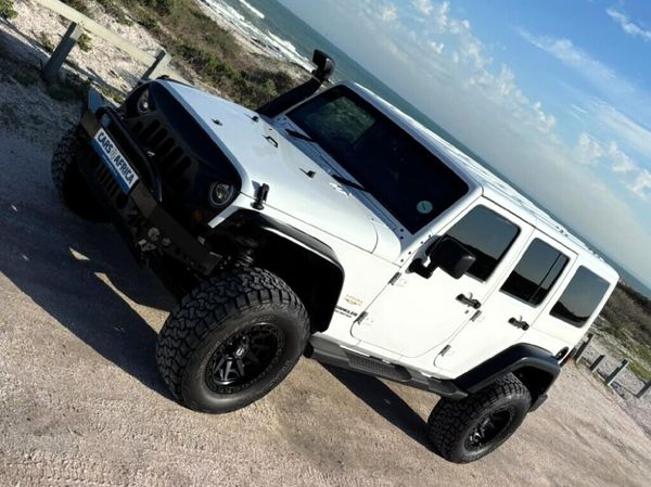 2013-Jeep-Wrangler-Unlimited-28-CRD-Sahara-Auto image:8