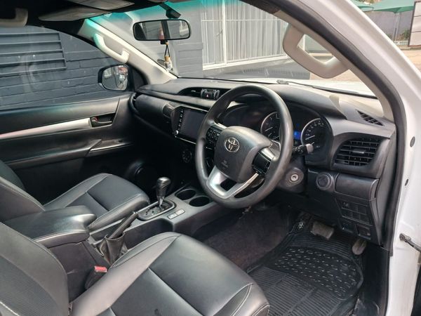 2019-Toyota-Hilux-24-GD-6-SRX-4x4-Auto-Single-Cab image:6