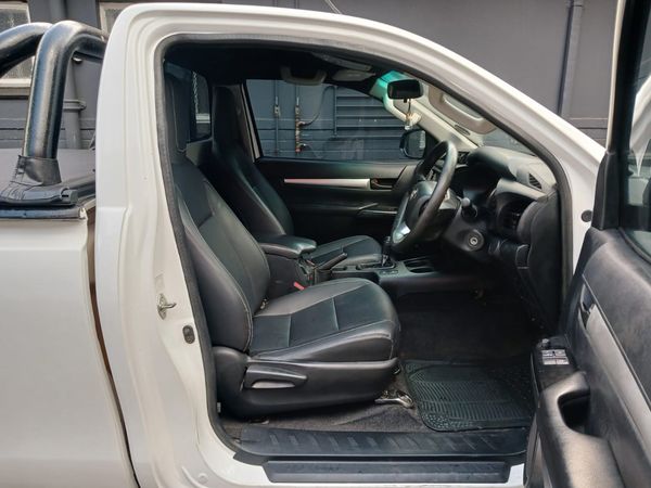 2019-Toyota-Hilux-24-GD-6-SRX-4x4-Auto-Single-Cab image:7