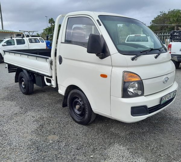 2014-Hyundai-H100-Bakkie-26D-Dropside image:1