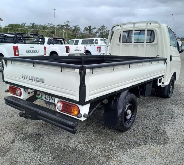 2014-Hyundai-H100-Bakkie-26D-Dropside image:2