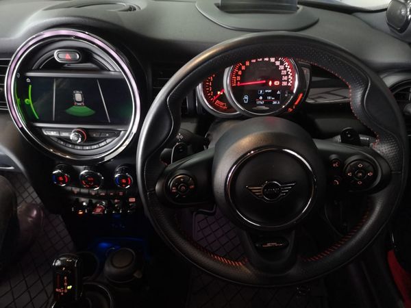 2019-MINI-Hatch-JCW-Auto image:9