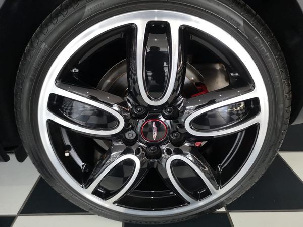 2019-MINI-Hatch-JCW-Auto image:17