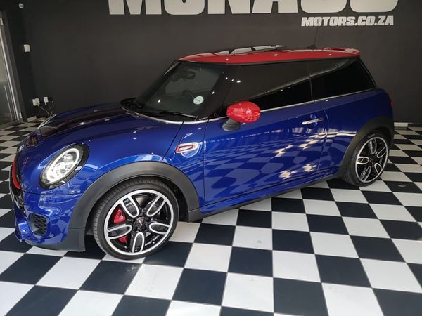 2019-MINI-Hatch-JCW-Auto image:1