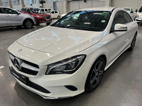 2016-Mercedes-Benz-CLA-220d-Urban-Auto image:6